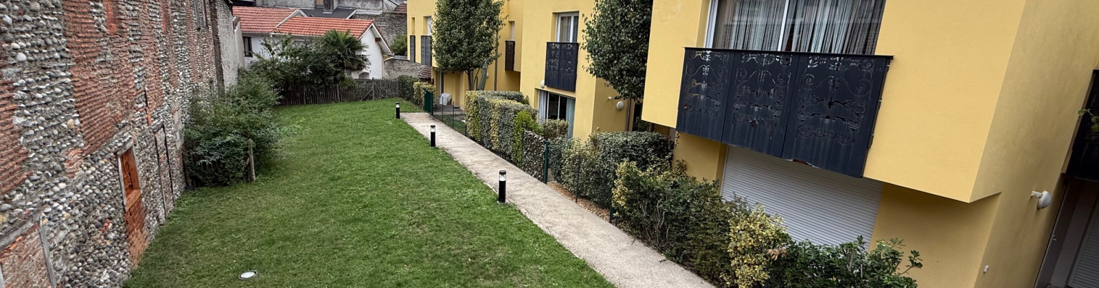 15 LESPY, PAU, France 64000, 2 Chambres Chambres, ,1 Salle de bainsSalle de bain,Appartement,Appartement,AMASSADE,LESPY ,1965